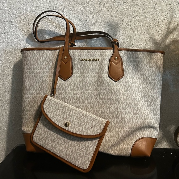 Michael Kors Eva Monogram Tote Bag with Clutch - Picture 2 of 10